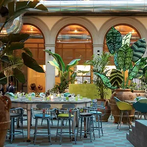 Hotel 25hours Piazza San Paolino
